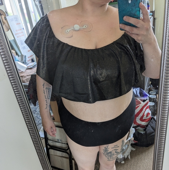 NWT! Unique Vintage Black Off-Shoulder Ruffle Top Bikini